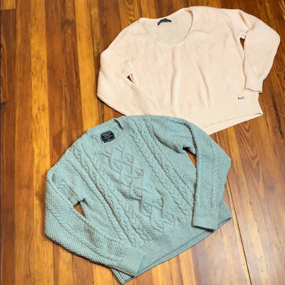 Women’s Abercrombie and Fitch sweatshirts